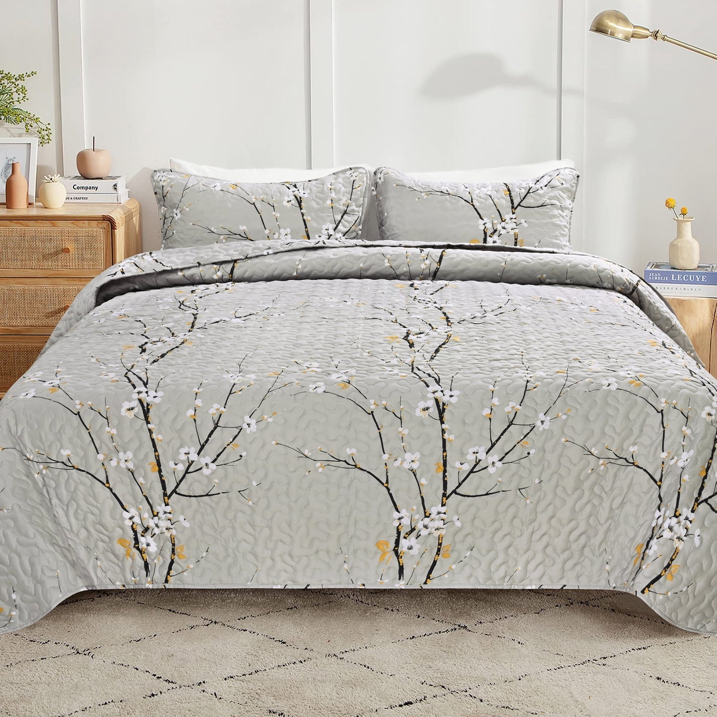 Bluem Cade Flower Quilt Set King Size,Lightweight 3 Pieces White Quilts Bedspread,Reversible Quilt Coverlets for All Season
