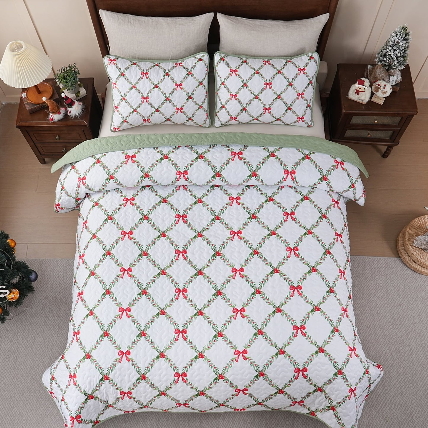 BLEUM CADE Christmas Quilts King Size 3 Piece, Bow & Festive Foliage Quilts Bedding Set, Christmas Decor Super Soft Bedspread Coverlet Set (1 Quilt, 2 Pillow Cases)